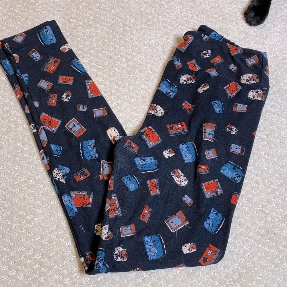 LulaRoe OS Leggings - Radios